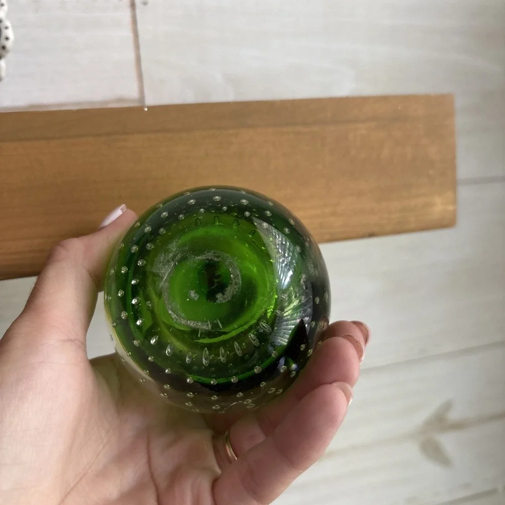 VTG Studio Art Glass Green Apple Bullicante Paperweight Controlled Bubbles MINT